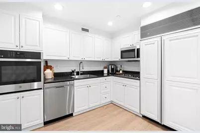 211 S 4th Street #104, Philadelphia, PA 19106 - Photo 15