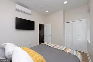 2001 S Norwood St, Philadelphia, PA 19145 - Photo 7