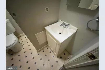 231 W Albanus Street, Philadelphia, PA 19120 - Photo 17