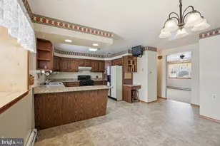 708 Hoffnagle St, Philadelphia, PA 19111 - Photo 3