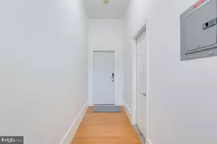 876 N 19th St, Philadelphia, PA 19130 - Photo 9