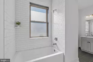 1213 Peters St, Philadelphia, PA 19147 - Photo 17