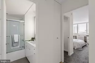 1326 Spruce St, Philadelphia, PA 19107 - Photo 13