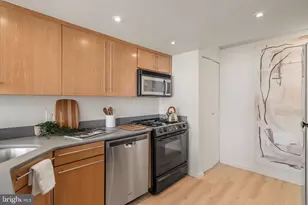 1326 Spruce St, Philadelphia, PA 19107 - Photo 7