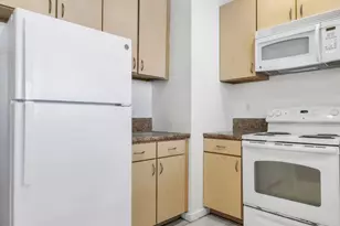 111 N 9th St, Philadelphia, PA 19107 - Photo 3