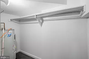 1035 Spruce St, Philadelphia, PA 19107 - Photo 41