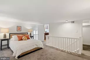 1035 Spruce St, Philadelphia, PA 19107 - Photo 41