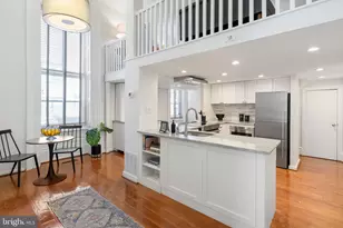 1035 Spruce St, Philadelphia, PA 19107 - Photo 13