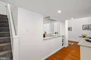 1035 Spruce St, Philadelphia, PA 19107 - Photo 31