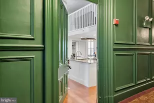 1035 Spruce St, Philadelphia, PA 19107 - Photo 9