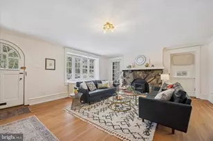 34 Hilltop Rd, Philadelphia, PA 19118 - Photo 5