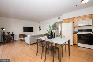 1030 N 2nd St, Philadelphia, PA 19123 - Photo 3