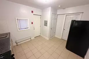 4722 Longshore Ave, Philadelphia, PA 19135 - Photo 3