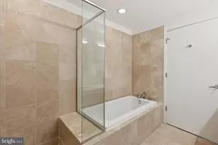 1101 Locust St, Philadelphia, PA 19107 - Photo 21