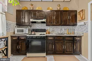 1920 S 16th St, Philadelphia, PA 19145 - Photo 15