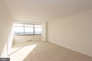 2401 Pennsylvania Ave, Philadelphia, PA 19130 - Photo 15