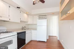 2401 Pennsylvania Ave, Philadelphia, PA 19130 - Photo 23