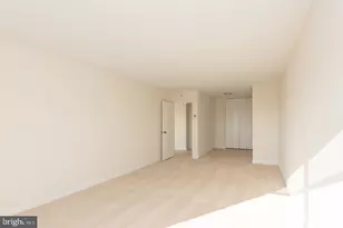 2401 Pennsylvania Ave, Philadelphia, PA 19130 - Photo 7