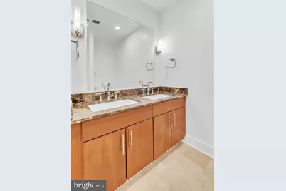 300 N 3rd Street #102, Philadelphia, PA 19106 - Photo 17