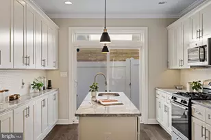 2051 Fernon St, Philadelphia, PA 19145 - Photo 13