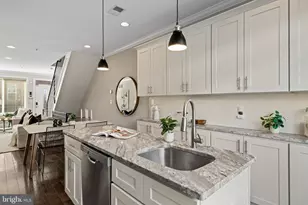 2051 Fernon St, Philadelphia, PA 19145 - Photo 17