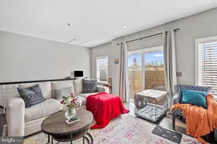 715 Brown St, Philadelphia, PA 19123 - Photo 7