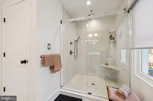 1231 E Moyamensing Ave, Philadelphia, PA 19147 - Photo 23