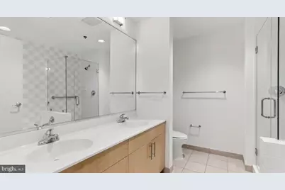 204 W Washington Square #1802, Philadelphia, PA 19106 - Photo 23