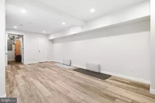 842 N Leithgow St, Philadelphia, PA 19123 - Photo 25