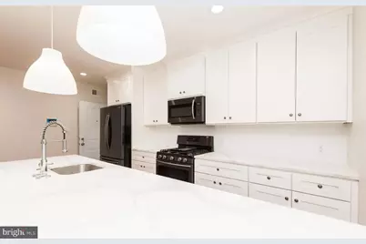 1420 E Susquehanna Avenue #B, Philadelphia, PA 19125 - Photo 5