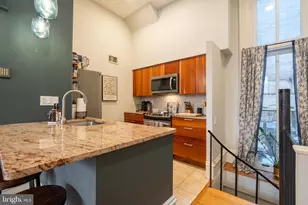 2302 Spruce St, Philadelphia, PA 19103 - Photo 9