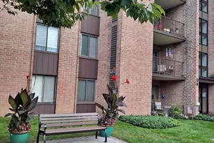 6105 Delaire Landing Rd, Philadelphia, PA 19114 - Photo 5