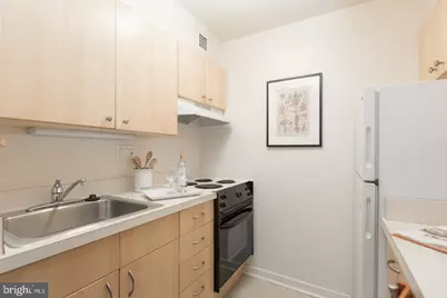 224 W Rittenhouse Square #602, Philadelphia, PA 19103 - Photo 7