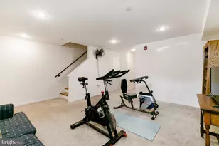 2555 Carpenter St, Philadelphia, PA 19146 - Photo 19