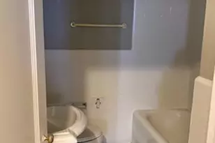 2031 Locust St, Philadelphia, PA 19103 - Photo 5