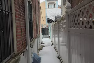 1127 Green St, Philadelphia, PA 19123 - Photo 21