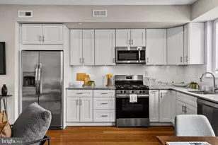 2002 Annin St, Philadelphia, PA 19146 - Photo 11