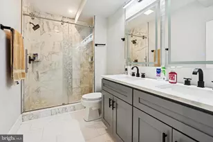 409 W Hewson St, Philadelphia, PA 19122 - Photo 11