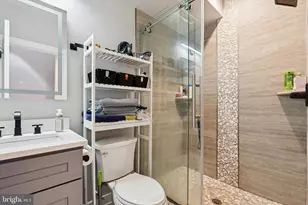 409 W Hewson St, Philadelphia, PA 19122 - Photo 15