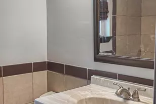 3303 S Keswick Cir, Philadelphia, PA 19114 - Photo 13