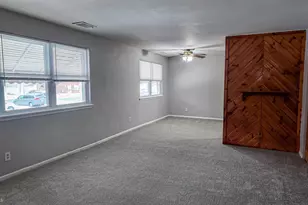 3303 S Keswick Cir, Philadelphia, PA 19114 - Photo 3