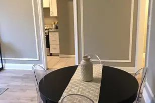 2031 Locust St, Philadelphia, PA 19103 - Photo 3