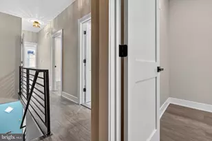 34 W Sharpnack St, Philadelphia, PA 19119 - Photo 15