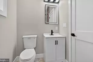 34 W Sharpnack St, Philadelphia, PA 19119 - Photo 19