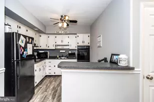 8113 Ferndale St, Philadelphia, PA 19111 - Photo 9