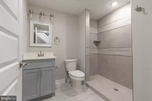 135 W Huntingdon St, Philadelphia, PA 19133 - Photo 19