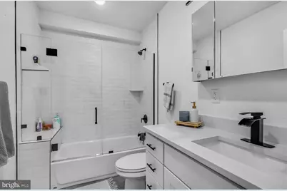 2132 Pine Street #1R, Philadelphia, PA 19103 - Photo 11