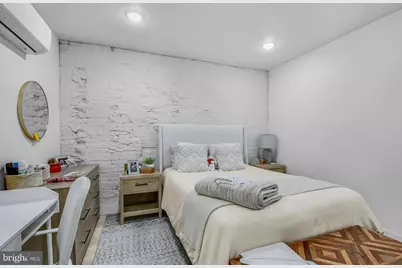 2132 Pine Street #1R, Philadelphia, PA 19103 - Photo 13