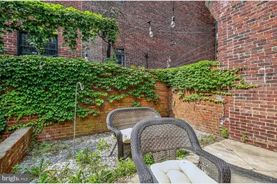 2132 Pine Street #1R, Philadelphia, PA 19103 - Photo 9