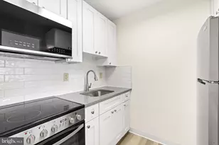 7040 Oxford Ave, Philadelphia, PA 19111 - Photo 19